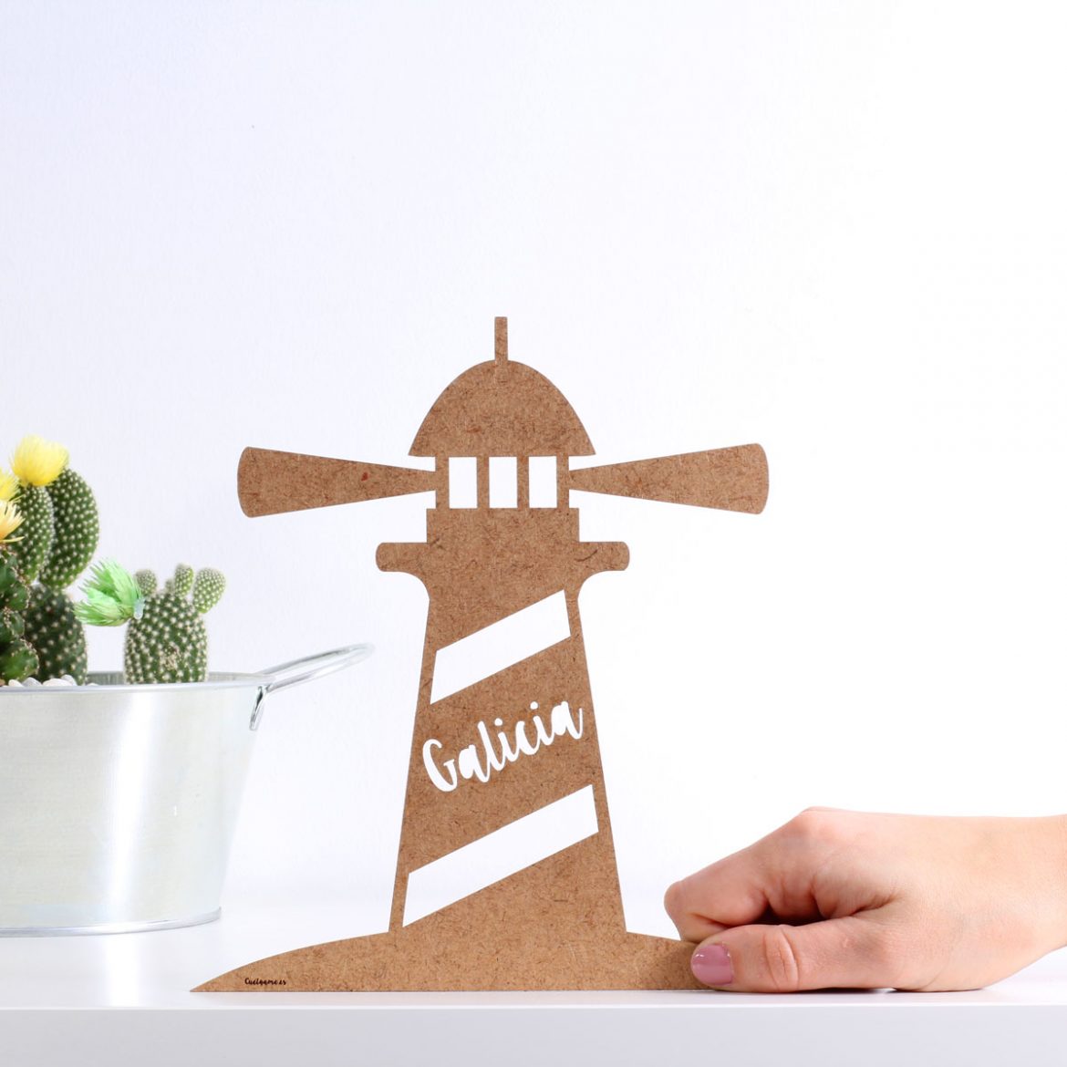 Faro-Galicia-de-Madera-Personalizada