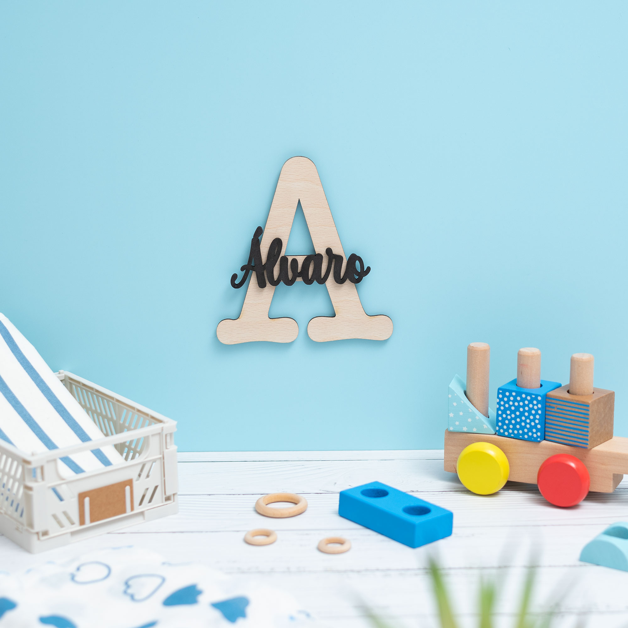 Inicial-con-Nombre-Personalizado-en-Madera