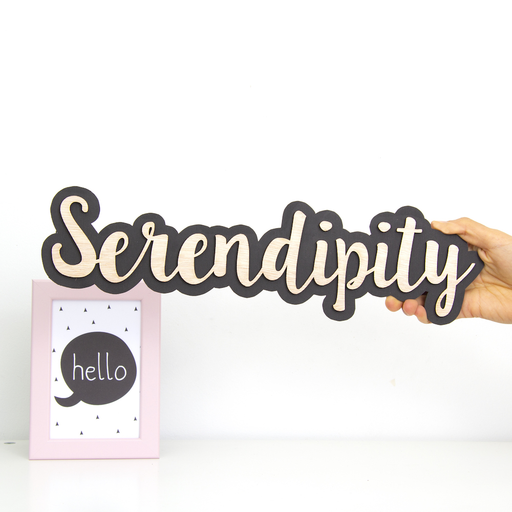 Serendipity-Palabra-en-Madera