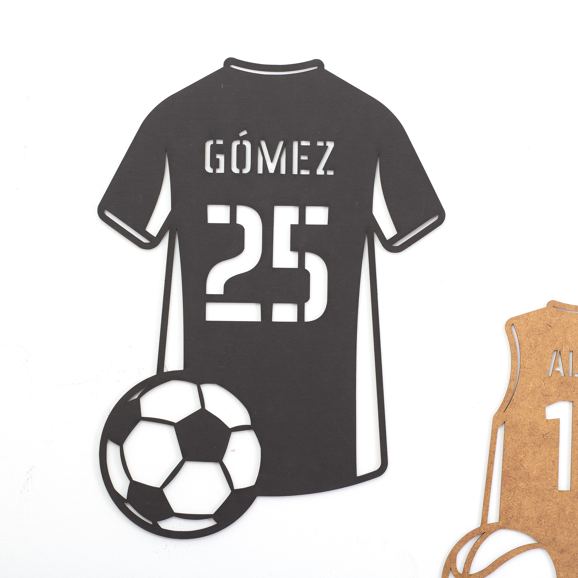 camiseta-deportiva-personalizada-en-madera-futbol